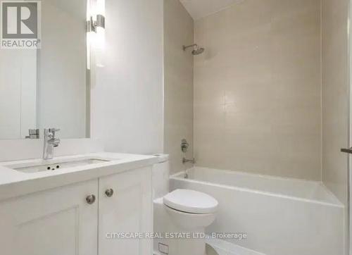 212 - 9 Stollery Pond Crescent N, Markham, ON - Indoor Photo Showing Bathroom