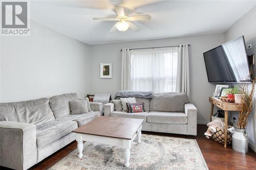 282 Richmond, Amherstburg, ON - Indoor Photo Showing Living Room