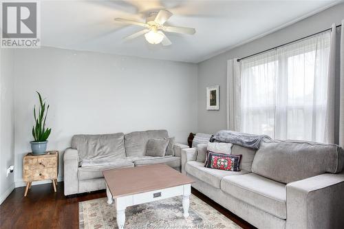 282 Richmond, Amherstburg, ON - Indoor Photo Showing Living Room