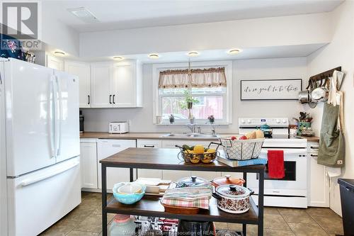 282 Richmond, Amherstburg, ON - Indoor Photo Showing Kitchen With Double Sink