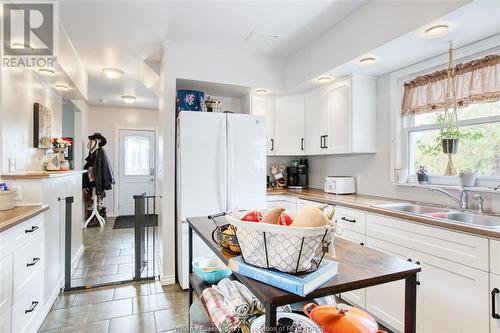 282 Richmond, Amherstburg, ON - Indoor Photo Showing Kitchen With Double Sink