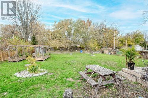 282 Richmond, Amherstburg, ON - Outdoor With Backyard