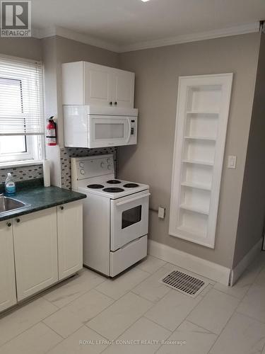 156 Adelaide Avenue E, Oshawa, ON - Indoor Photo Showing Kitchen