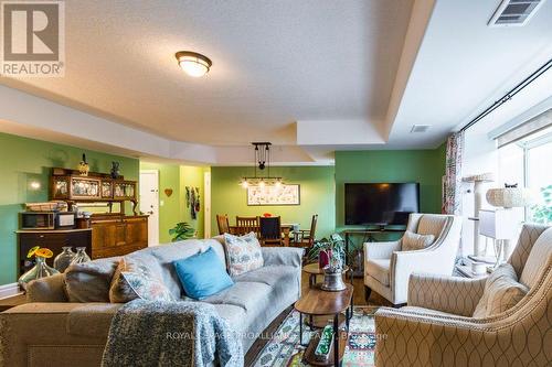 103 - 145 Farley Avenue, Belleville, ON - Indoor Photo Showing Living Room