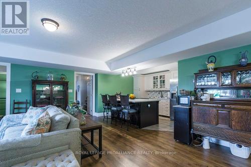 103 - 145 Farley Avenue, Belleville, ON - Indoor Photo Showing Living Room