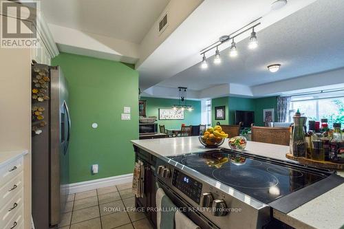 103 - 145 Farley Avenue, Belleville, ON - Indoor Photo Showing Kitchen