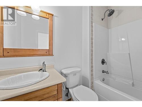 1415 Ranch Road, Kamloops, BC - Indoor Photo Showing Bathroom