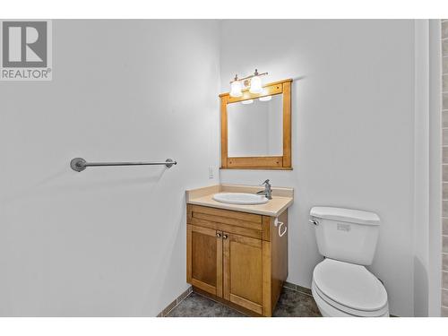 1415 Ranch Road, Kamloops, BC - Indoor Photo Showing Bathroom