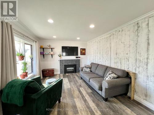 24 Russell Street, Belleville, ON - Indoor Photo Showing Living Room With Fireplace