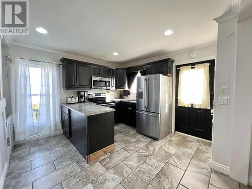 24 Russell Street, Belleville, ON - Indoor Photo Showing Kitchen