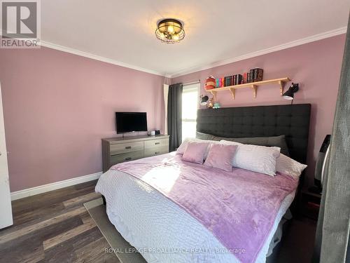 24 Russell Street, Belleville, ON - Indoor Photo Showing Bedroom