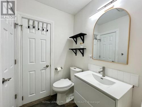 24 Russell Street, Belleville, ON - Indoor Photo Showing Bathroom