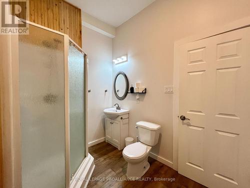 24 Russell Street, Belleville, ON - Indoor Photo Showing Bathroom