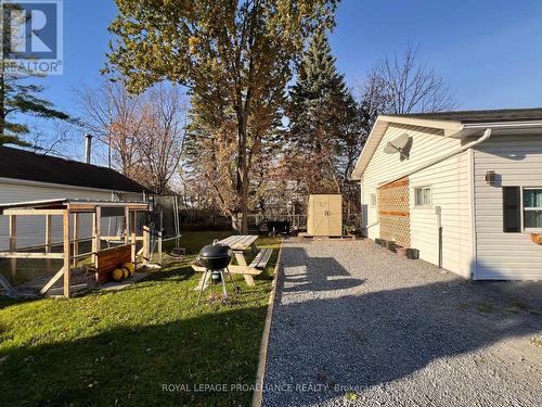 24 Russell Street, Belleville, ON - Outdoor