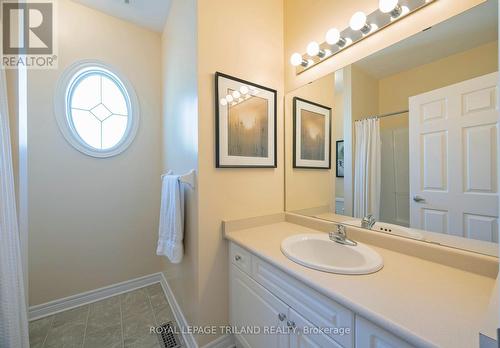 83 - 505 Blue Jay Drive, London, ON - Indoor Photo Showing Bathroom