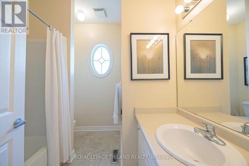 83 - 505 Blue Jay Drive, London, ON - Indoor Photo Showing Bathroom