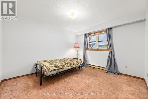 7 Centre Street, Brighton, ON - Indoor Photo Showing Bedroom