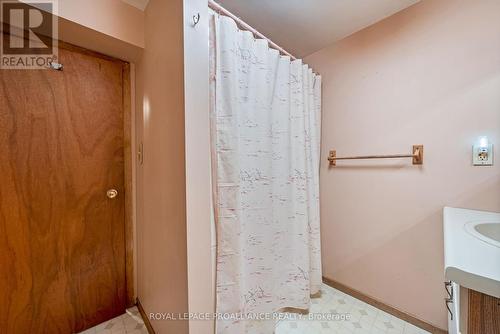 7 Centre Street, Brighton, ON - Indoor Photo Showing Bathroom