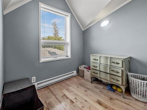 909 Mcmillan Avenue, Winnipeg, MB - Indoor