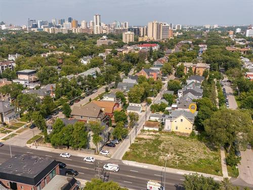 909 Mcmillan Avenue, Winnipeg, MB - Outdoor With View