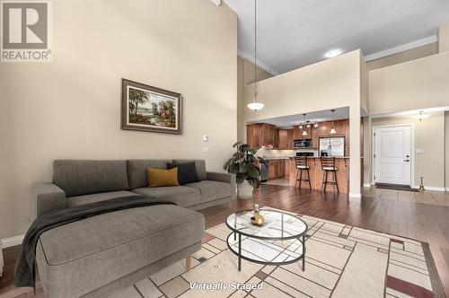 1390 Hillside Drive Unit# 307, Kamloops, BC - Indoor Photo Showing Living Room