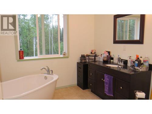 3677 Blue Ridge Road, Quesnel, BC - Indoor Photo Showing Bathroom