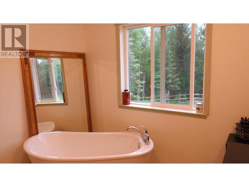 3677 Blue Ridge Road, Quesnel, BC - Indoor Photo Showing Bathroom