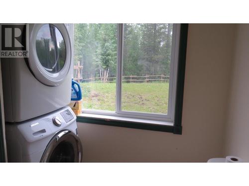 3677 Blue Ridge Road, Quesnel, BC - Indoor Photo Showing Laundry Room