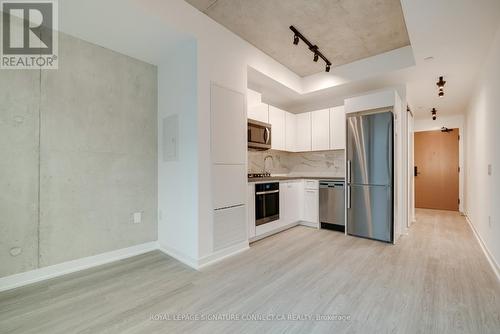 806 - 195 Mccaul Street, Toronto, ON - Indoor Photo Showing Kitchen