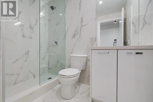 806 - 195 Mccaul Street, Toronto, ON - Indoor Photo Showing Bathroom