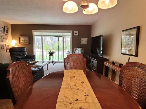 111 Wilkinson Crescent, Portage La Prairie, MB - Indoor Photo Showing Dining Room