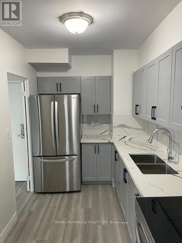 1814 - 5 Massey Square, Toronto, ON - Indoor Photo Showing Kitchen With Double Sink With Upgraded Kitchen