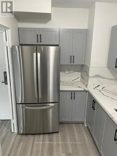 1814 - 5 Massey Square, Toronto, ON - Indoor Photo Showing Kitchen