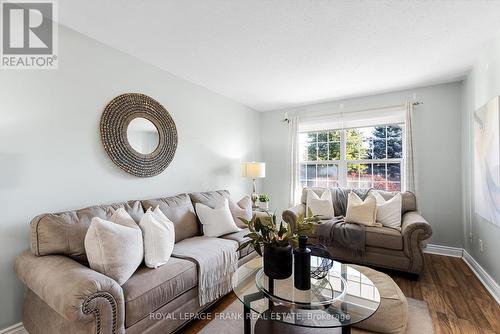 4 Penfound Drive, Clarington (Bowmanville), ON - Indoor Photo Showing Living Room