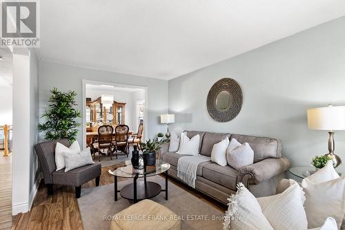 4 Penfound Drive, Clarington (Bowmanville), ON - Indoor Photo Showing Living Room