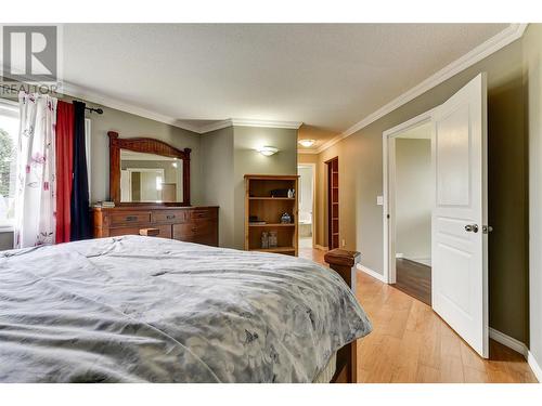 285 Murray Crescent, Rutland, BC - Indoor Photo Showing Bedroom