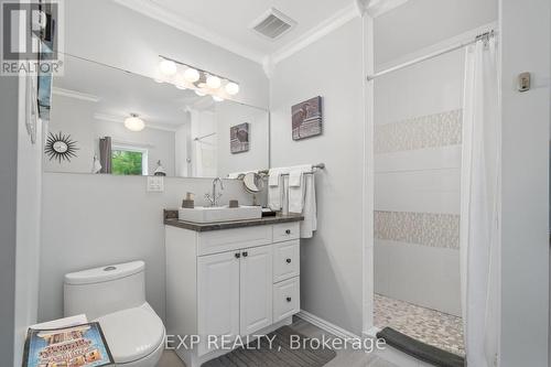 17682 Loyalist Parkway, Prince Edward County (Hillier), ON - Indoor Photo Showing Bathroom