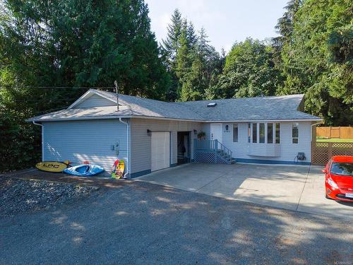 4786 Blue Heron Dr, Bowser, BC 