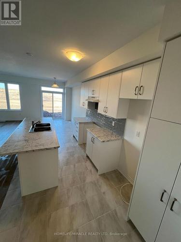 48 Masters Street, Welland, ON - Indoor Photo Showing Kitchen With Double Sink