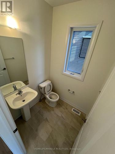 48 Masters Street, Welland, ON - Indoor Photo Showing Bathroom