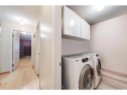 1-34 10050-10090 137A Street, Surrey, BC - Indoor Photo Showing Laundry Room