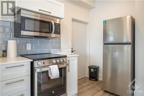 220 Mcarthur Avenue Unit#1, Ottawa, ON - Indoor Photo Showing Kitchen