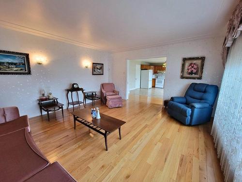 Living room - 408 Boul. Tessier, Lachute, QC - Indoor Photo Showing Living Room