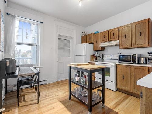 Kitchen - 2381  - 2383 Av. D'Orléans, Montréal (Mercier/Hochelaga-Maisonneuve), QC - Indoor Photo Showing Kitchen