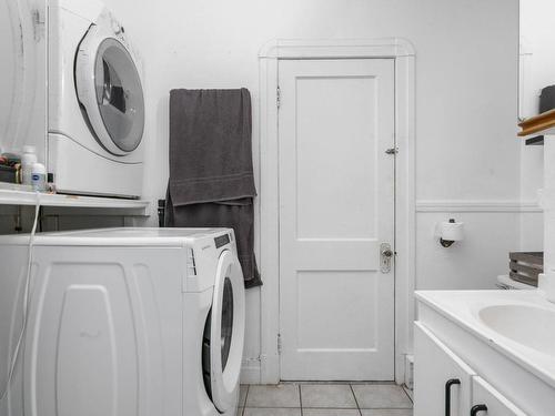 Bathroom - 2381  - 2383 Av. D'Orléans, Montréal (Mercier/Hochelaga-Maisonneuve), QC - Indoor Photo Showing Laundry Room