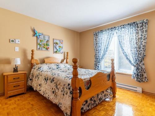 Chambre Ã  coucher principale - 615 Rue Duchesneau, Laval (Saint-François), QC - Indoor Photo Showing Bedroom