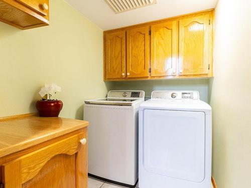 Salle de lavage - 615 Rue Duchesneau, Laval (Saint-François), QC - Indoor Photo Showing Laundry Room