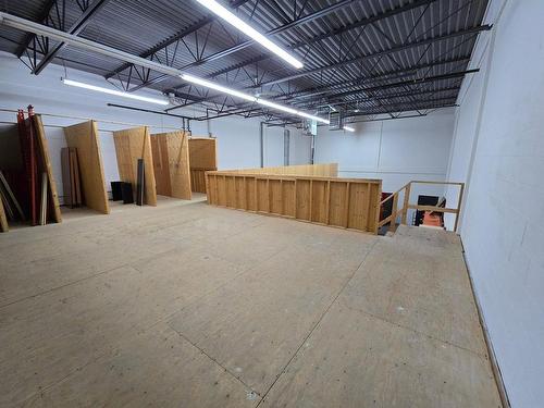 Mezzanine - Rdc-4448 Boul. De La Grande-Allée, Boisbriand, QC - Indoor Photo Showing Garage