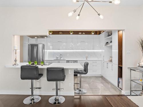 Dinette - 109-4520 Prom. Paton, Laval (Chomedey), QC - Indoor Photo Showing Kitchen With Upgraded Kitchen