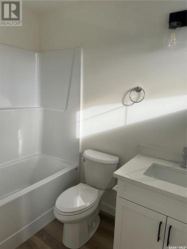 402 Eldorado Street, Warman, SK - Indoor Photo Showing Bathroom